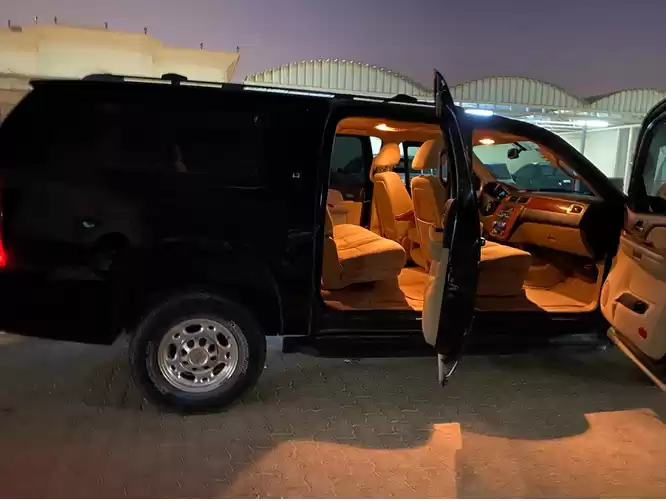 Gebraucht Chevrolet Suburban Zu verkaufen in Doha #5559 - 1  image 